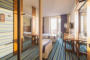 LAVICON Hotel Collection
