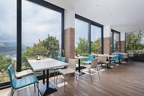 LAVICON Hotel Collection