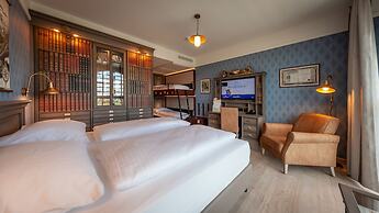 Europa-Park Freizeitpark & Erlebnis-Resort, Hotel Krønasår