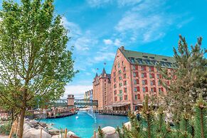 Europa-Park Freizeitpark & Erlebnis-Resort, Hotel Krønasår