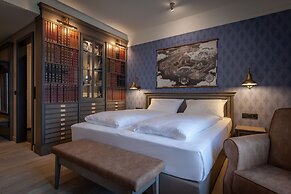 Europa-Park Freizeitpark & Erlebnis-Resort, Hotel Krønasår