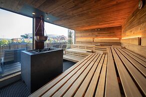 Europa-Park Freizeitpark & Erlebnis-Resort, Hotel Krønasår