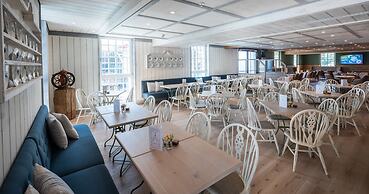 Europa-Park Freizeitpark & Erlebnis-Resort, Hotel Krønasår