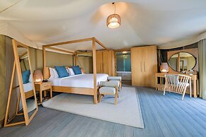 Kingfisher Retreat by Sharjah Collection