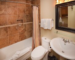 Vail 21 #306 2 Bedroom Condo by Redawning