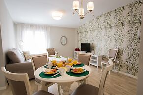 Holidays2Malaga Suites Apartments