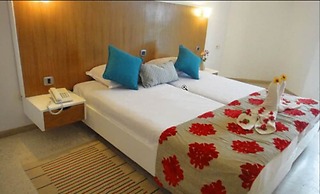 Palmyra Holiday Resort & Spa