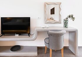 Amara Suites Santorini