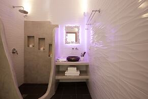 Amara Suites Santorini