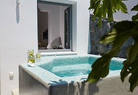 Amara Suites Santorini