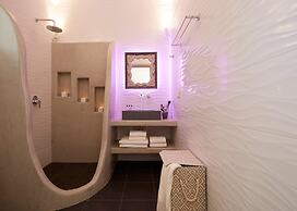 Amara Suites Santorini