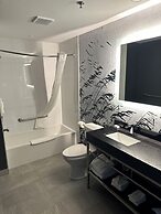 DoubleTree by Hilton Quebec Resort