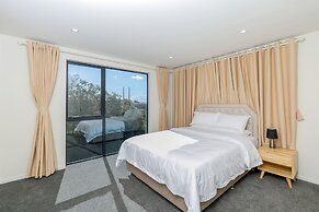 Hero Holiday House L12