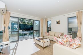 Hero Holiday House L12