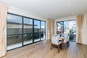 Hero Holiday House L12