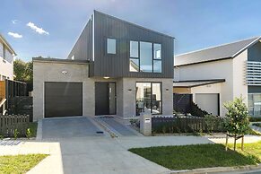 Hero Holiday House L12