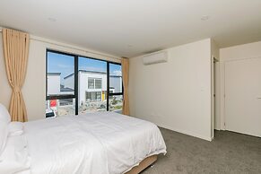 Hero Holiday House L12