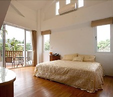 Nunu Haus Guest House