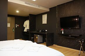 De Prime@rangnam, Your Tailor Made Hotel