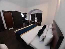 Golden Huts Resorts