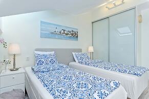 Harbor Black Pearl Apartments