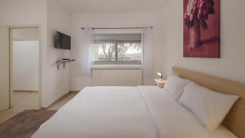 Lavender Villa In The Mountains