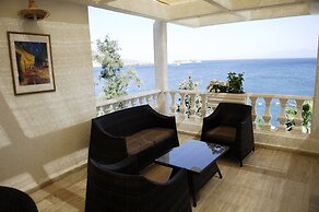 Chronos Beach Akyarlar