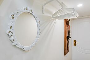 Sokroma Aristocrat Home Aparts