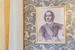 Sokroma Aristocrat Home Aparts