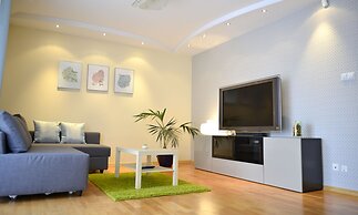 JessApart - Babka Tower Apartment