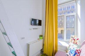 Sokroma Alye Parusa Aparts