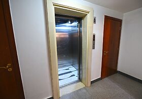 Elizabeth Royal Apartments