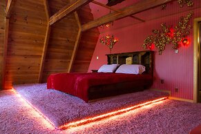 Hicksville Pines Chalets & Motel