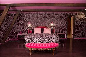 Hicksville Pines Chalets & Motel