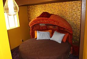 Hicksville Pines Chalets & Motel