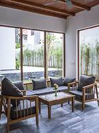 Vinh Hung Old Town Hotel