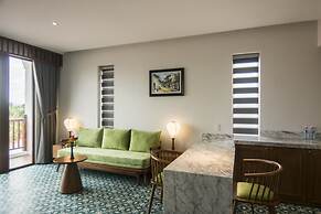 Vinh Hung Old Town Hotel