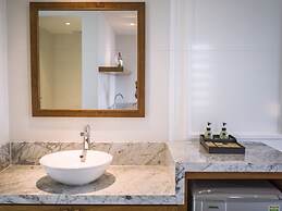 Vinh Hung Old Town Hotel