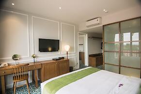 Vinh Hung Old Town Hotel