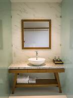 Vinh Hung Old Town Hotel