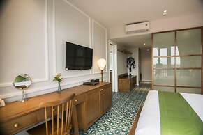 Vinh Hung Old Town Hotel