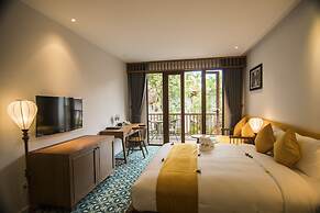 Vinh Hung Old Town Hotel
