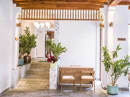 Vinh Hung Old Town Hotel