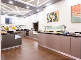 Krystal Urban Monterrey San Jerónimo