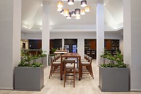 Krystal Urban Monterrey San Jerónimo