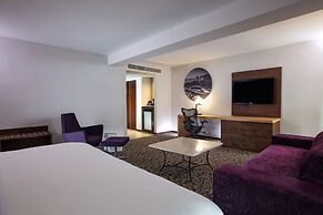 Krystal Urban Monterrey San Jerónimo