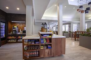 Krystal Urban Monterrey San Jerónimo