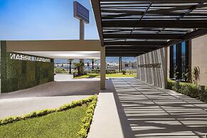 Krystal Urban Monterrey San Jerónimo