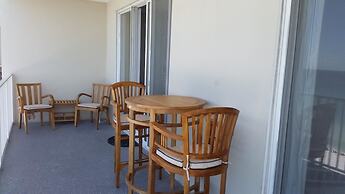 Majestic Sun Condos by Crystal Waters