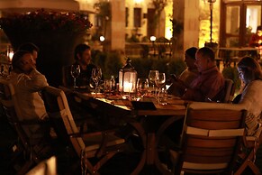 Seraphim Cave Suites & Spa